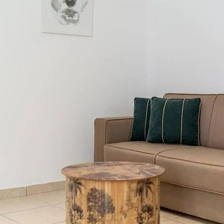 Coastal Key 9 Apartment